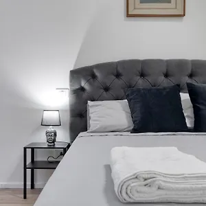 Carbonara Palace 2 - Luxury Comfort Under Medieval Towers Appartamento